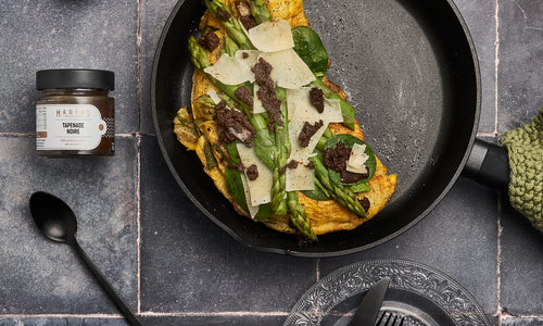 Omelette asperges, pommes de terre et tapenade