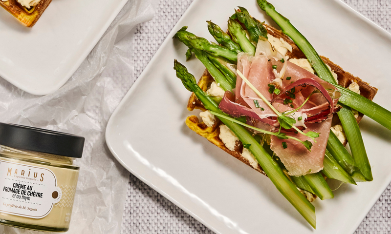 Recette gaufres au maïs, crème de chèvre & asperges