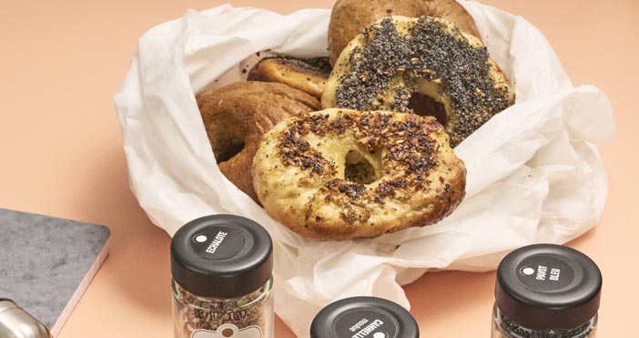 Bagels pavot et échalotes