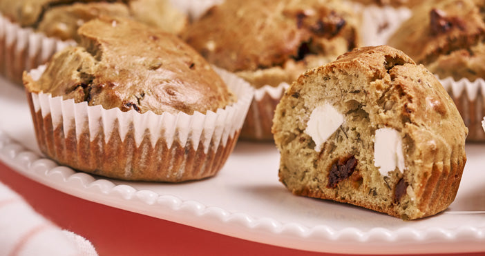 Muffins au pesto, tomates séchées et feta