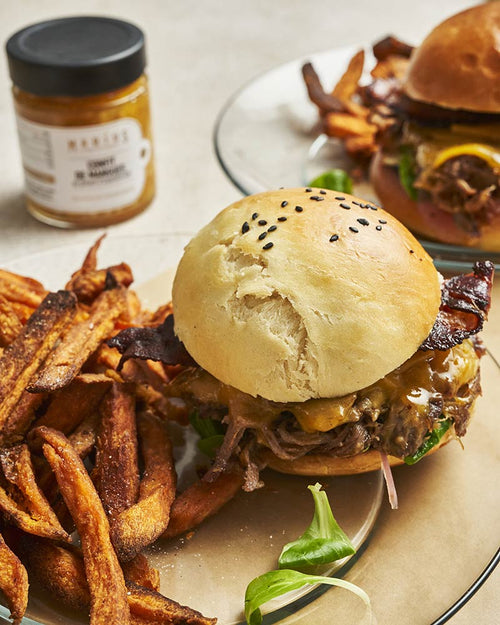 Hamburger éffiloché de canard, bacon, cheddar et confit de mangues