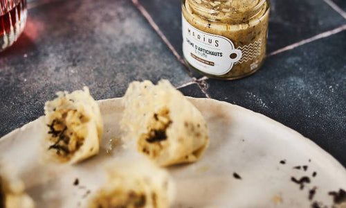 Nids de parmesan à la crème d'artichauts truffe