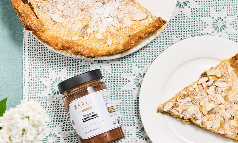 Tarte amandine à la compotée de rhubarbe