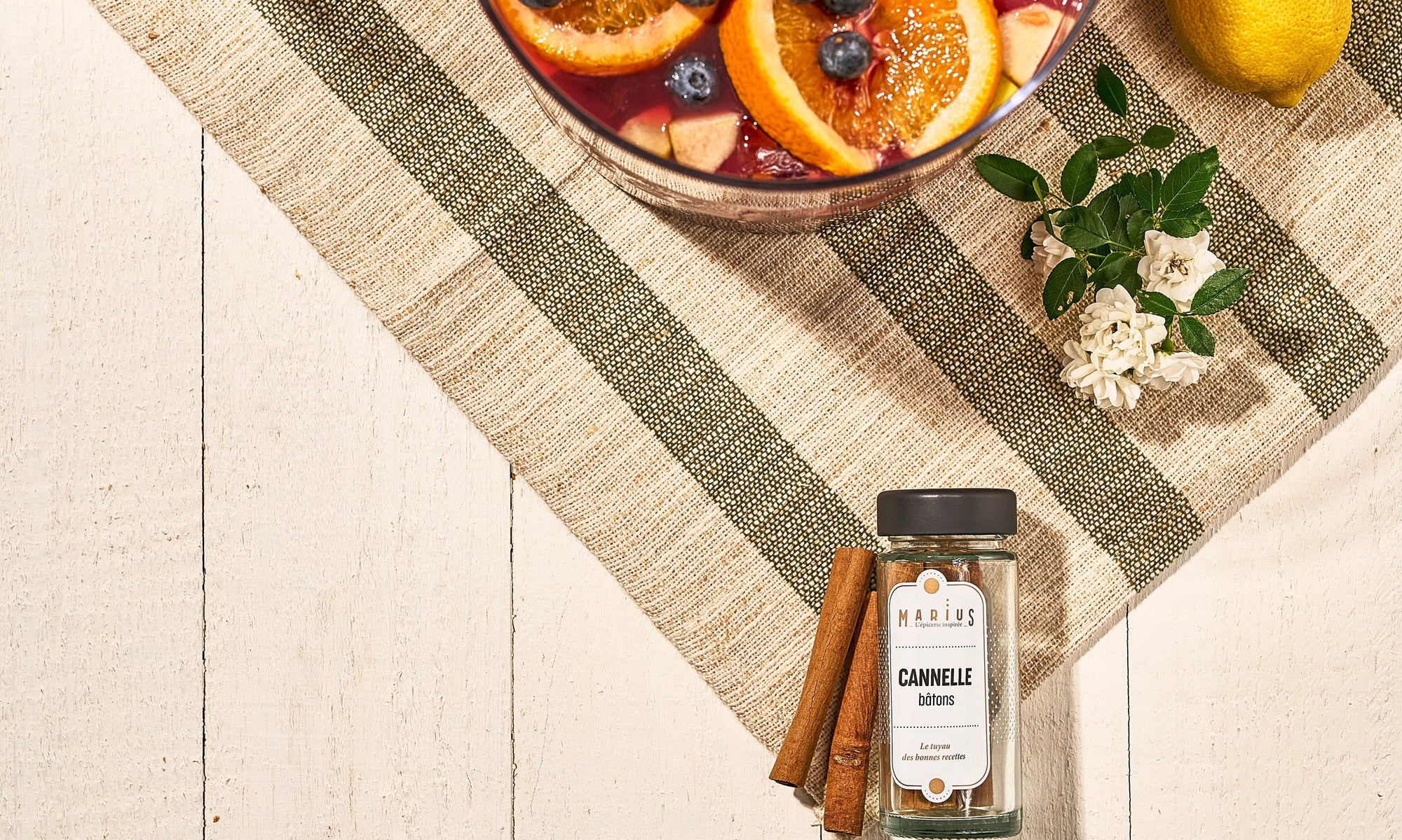 Sangria rouge à la cannelle