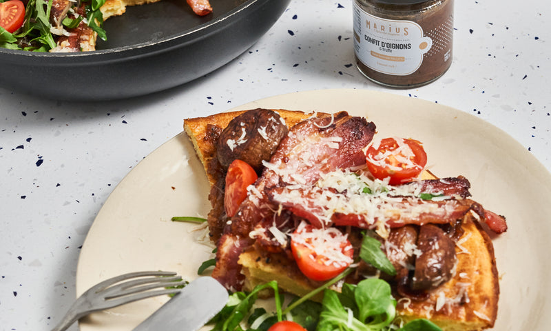 Dutch Baby Crêpe, oignons caramélisés, truffe, bacon et beaufort