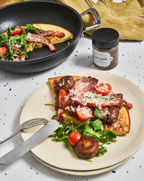 Dutch Baby Crêpe, oignons caramélisés, truffe, bacon et beaufort