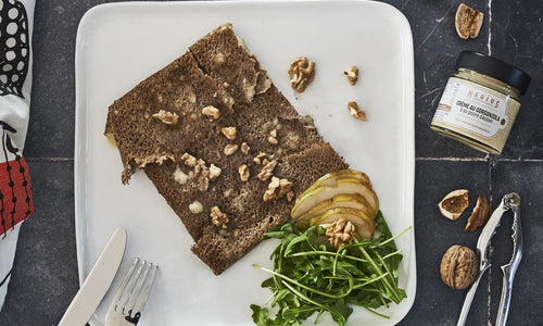 Galettes de sarrasin, crème de gorgonzola, poires et miel