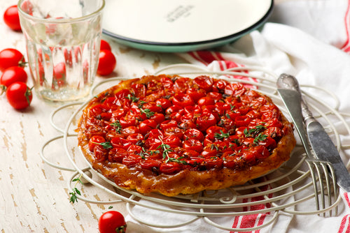 Tarte aux tomates, chèvre et tapenade noire