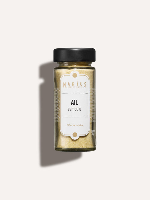 Flacon d'ail semoule MARiUS 70 g, vue de face sur fond beige